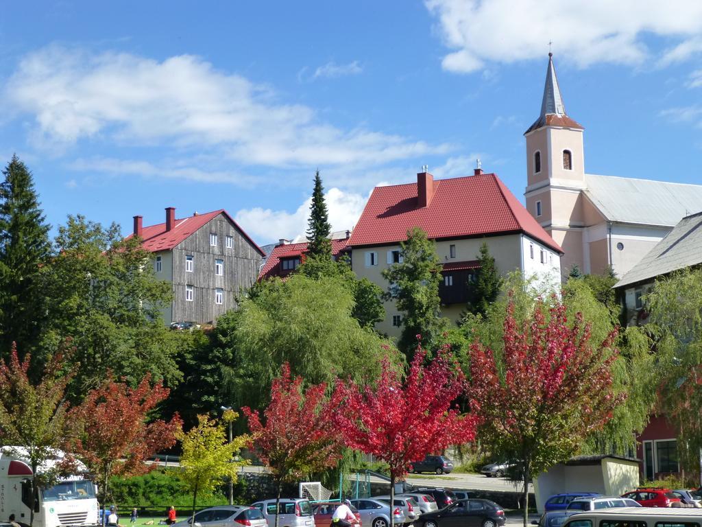 Apartment House Lalita Fužine Екстериор снимка