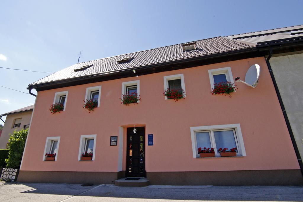 Apartment House Lalita Fužine Екстериор снимка