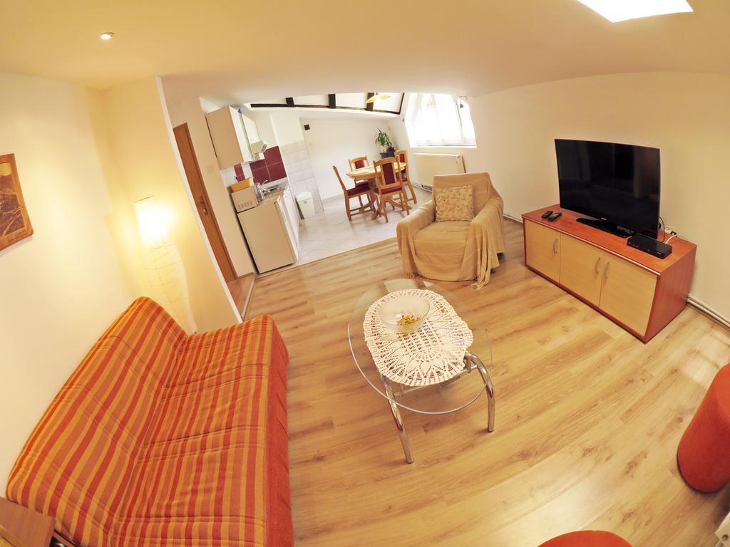 Apartment House Lalita Fužine Екстериор снимка