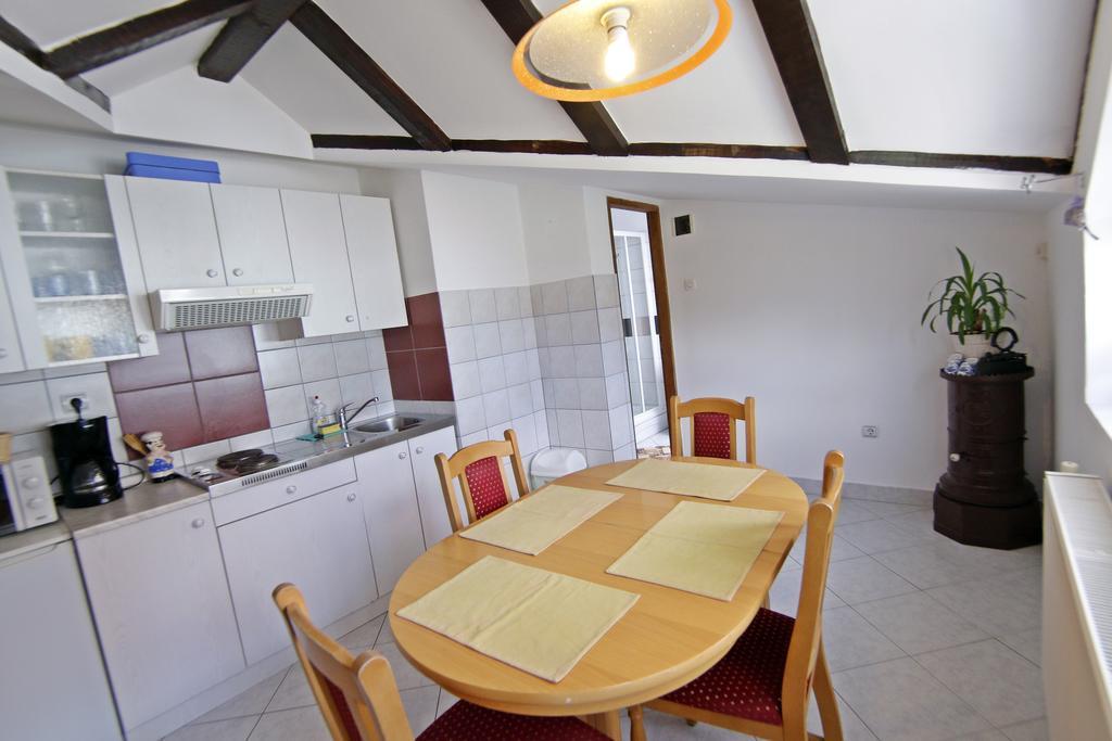 Apartment House Lalita Fužine Екстериор снимка