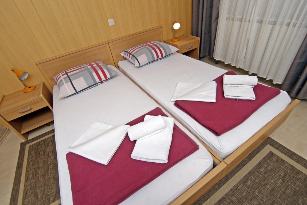 Apartment House Lalita Fužine Екстериор снимка