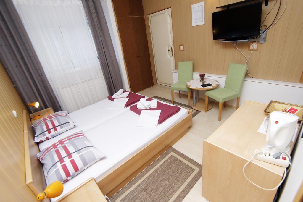 Apartment House Lalita Fužine Стая снимка