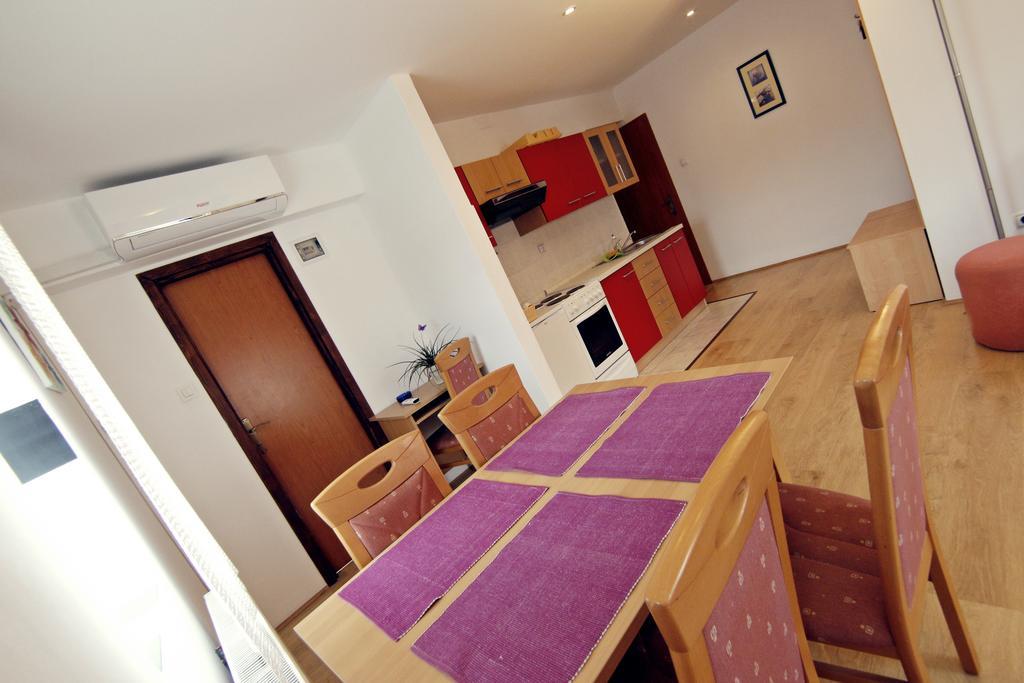 Apartment House Lalita Fužine Екстериор снимка