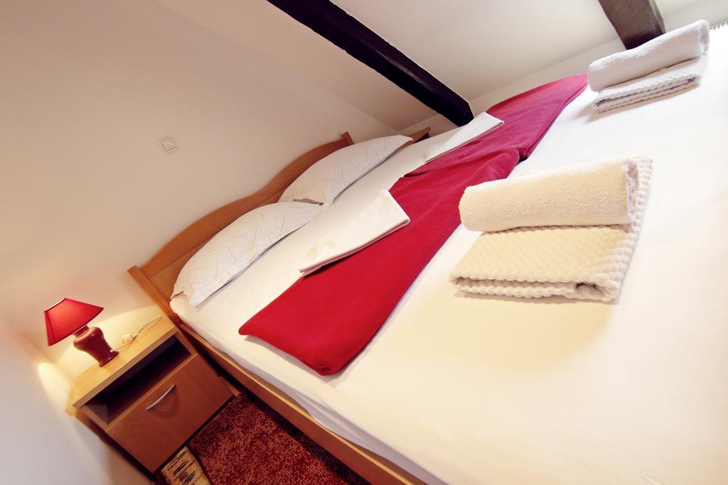 Apartment House Lalita Fužine Екстериор снимка
